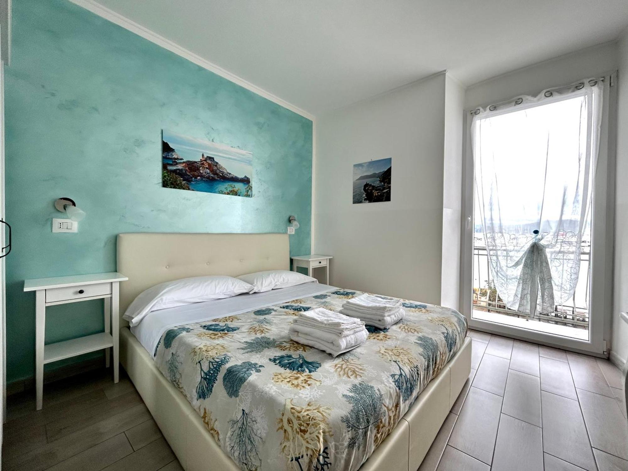 Fezzano / Portovenere Stilish Double Rooms With Sea View, Balcony Or Small Courtyard Buitenkant foto