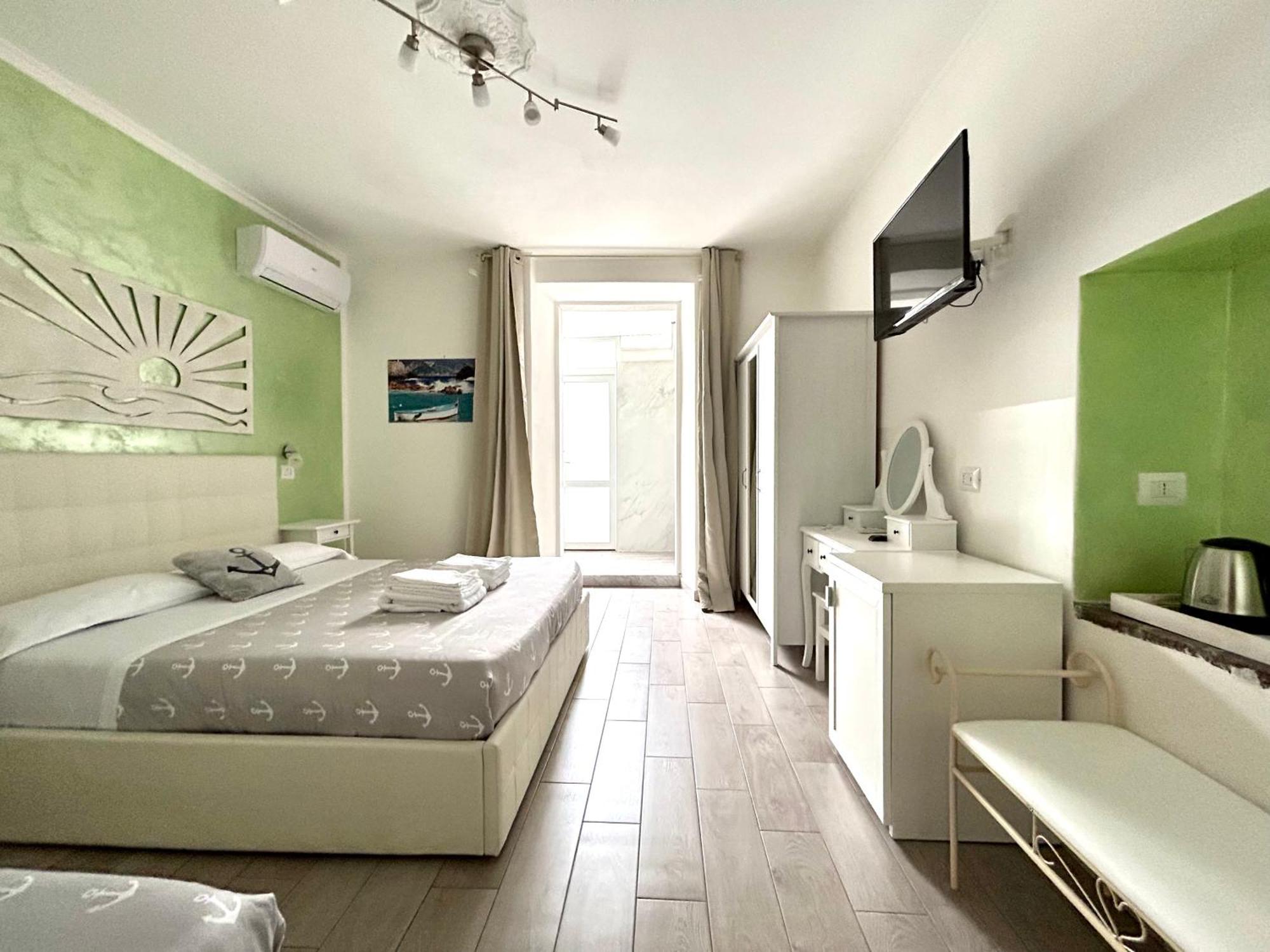 Fezzano / Portovenere Stilish Double Rooms With Sea View, Balcony Or Small Courtyard Buitenkant foto