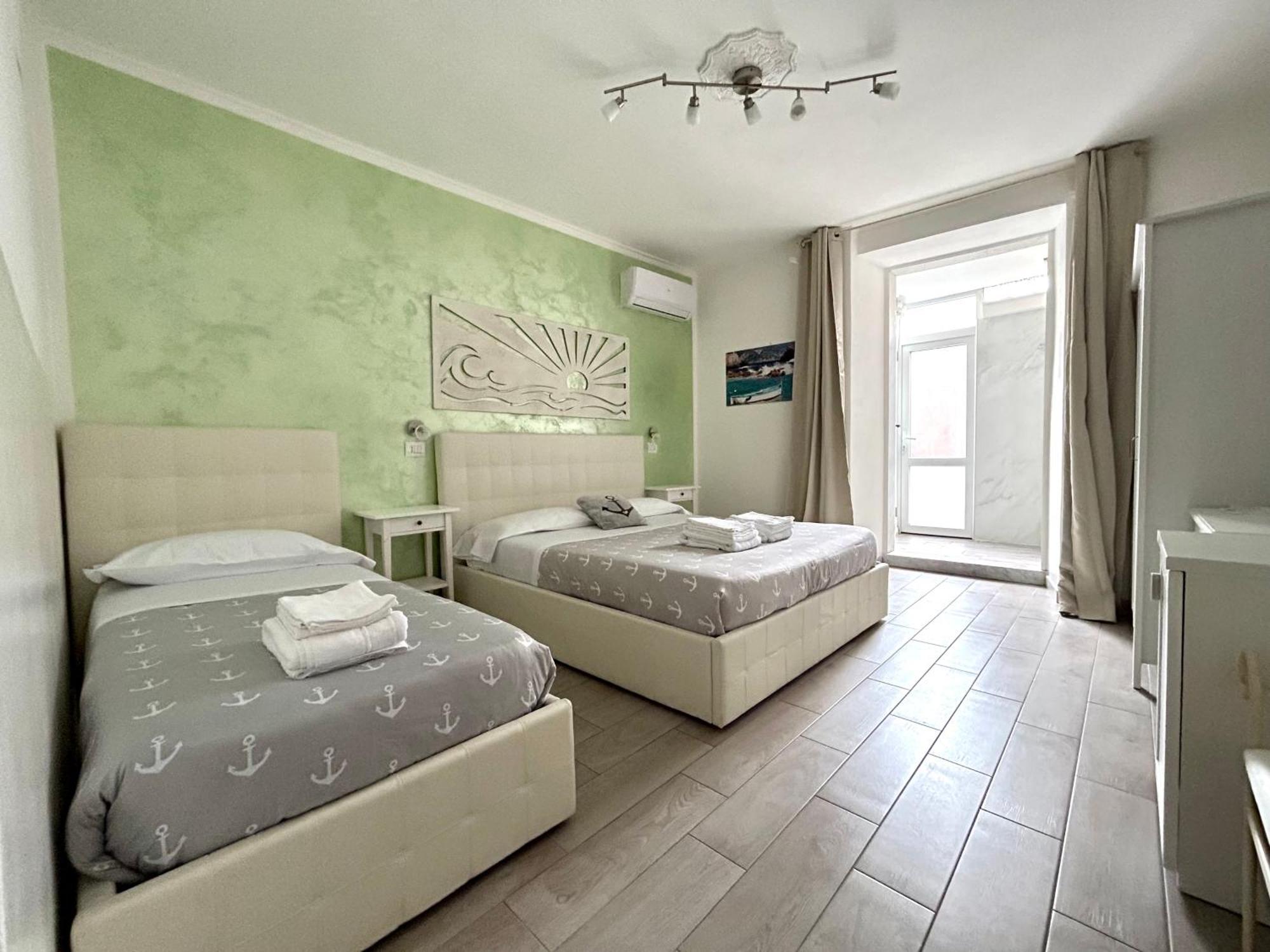 Fezzano / Portovenere Stilish Double Rooms With Sea View, Balcony Or Small Courtyard Buitenkant foto