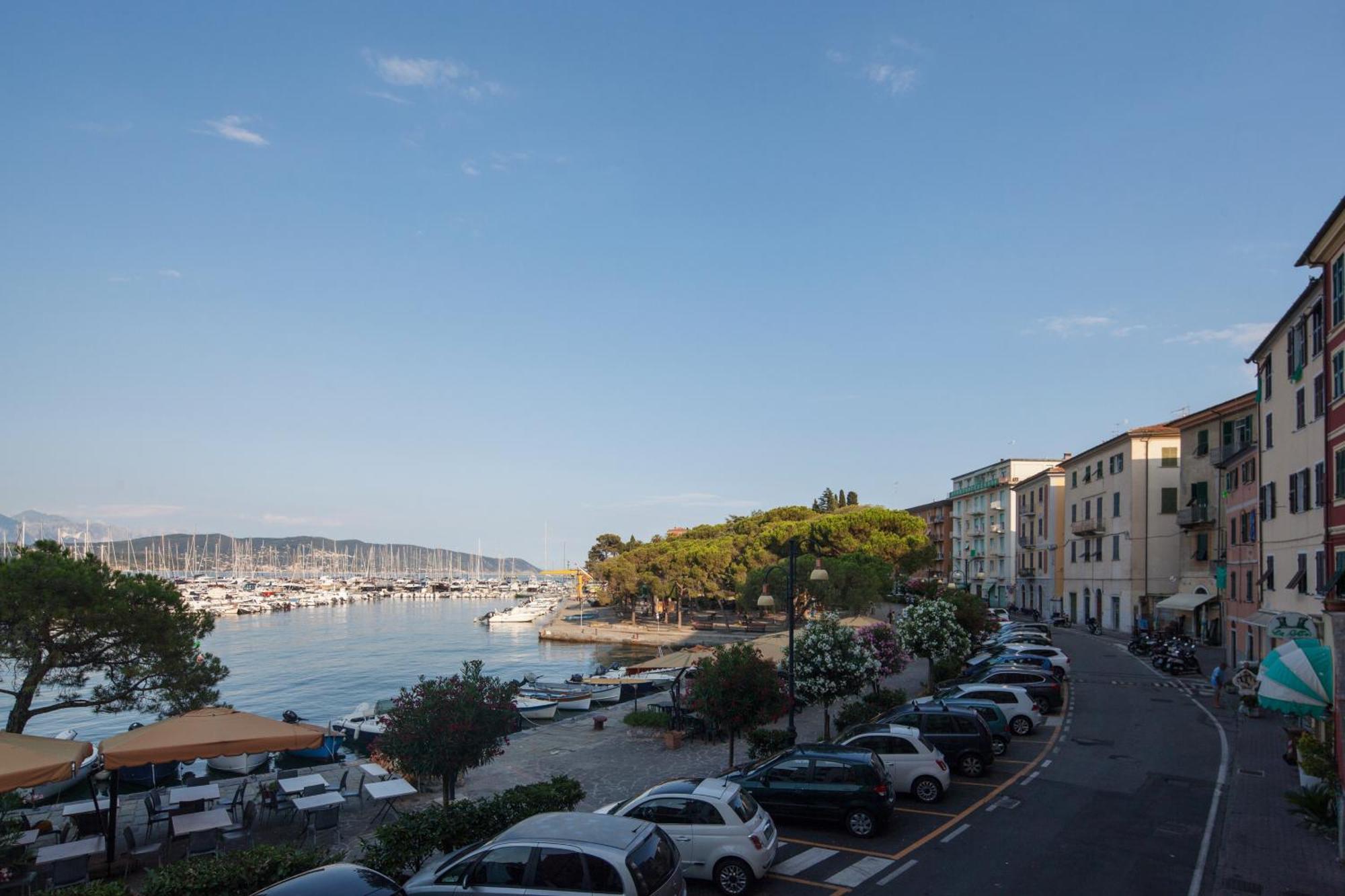 Fezzano / Portovenere Stilish Double Rooms With Sea View, Balcony Or Small Courtyard Buitenkant foto